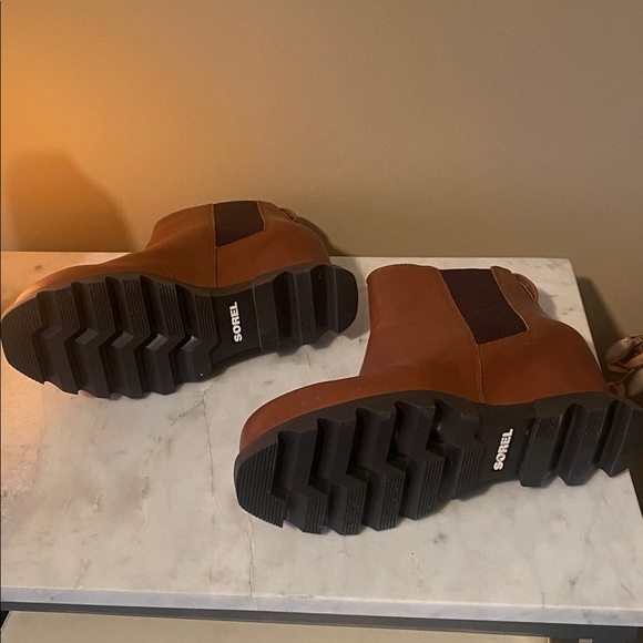 Sorel Joan of Arctic Wedge Chelsea boots - Picture 5 of 5